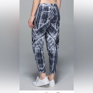 Lululemon Jet Crop Heat Wave Crop Joggers Pants